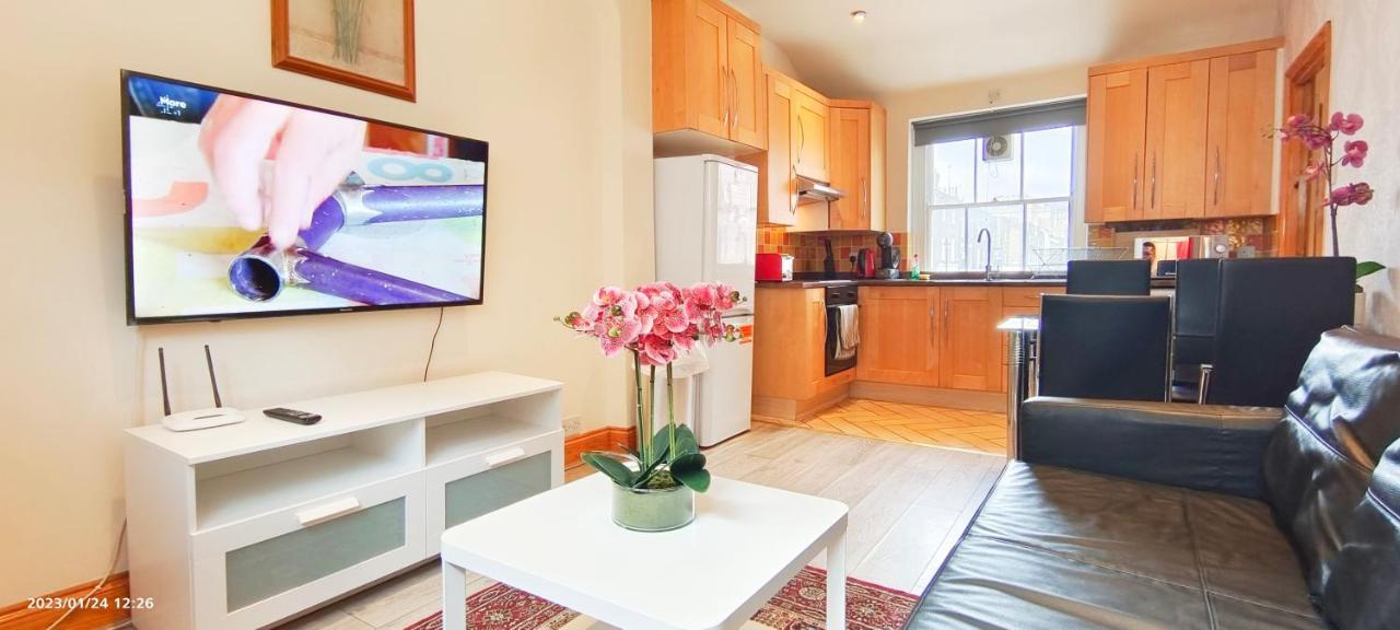 Flat 2, 6 Tauton Mews In Marylebone Apartment London Bagian luar foto