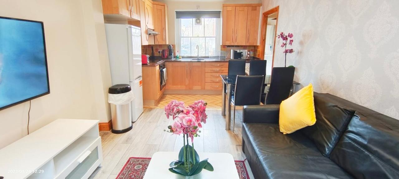 Flat 2, 6 Tauton Mews In Marylebone Apartment London Bagian luar foto